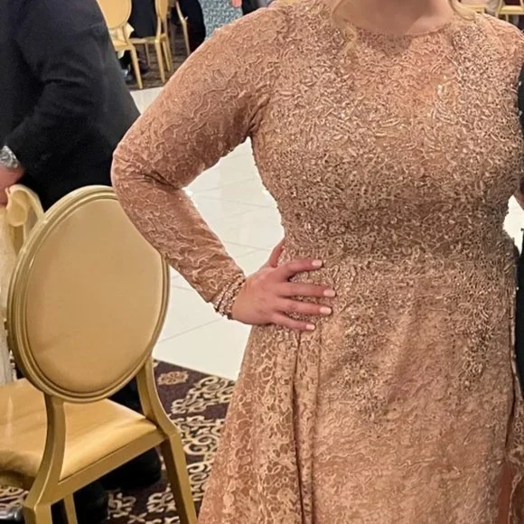 MAC DUGGAL LONG SLEEVE BALLGOWN SIZE 12, PINK LACE